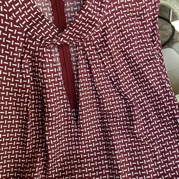 Judith & Charles Women’s Sleeveless Blouse Mathys Geo Print Plum New size 0-2 - Picture 5 of 12